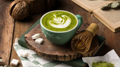 El boom del té matcha dispara su precio y supera la producción en Japón