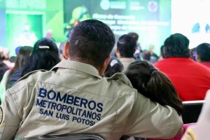 Gobierno asegura a bomberos, soldados y policías que sirvan a San Luis Potosí