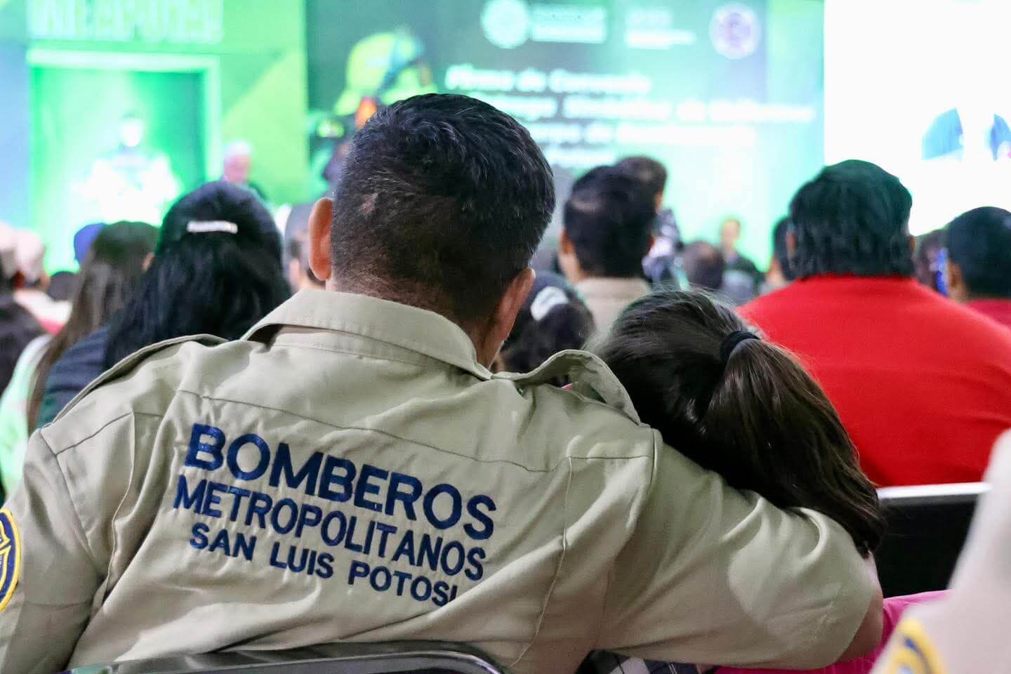 Gobierno asegura a bomberos, soldados y policías que sirvan a San Luis Potosí