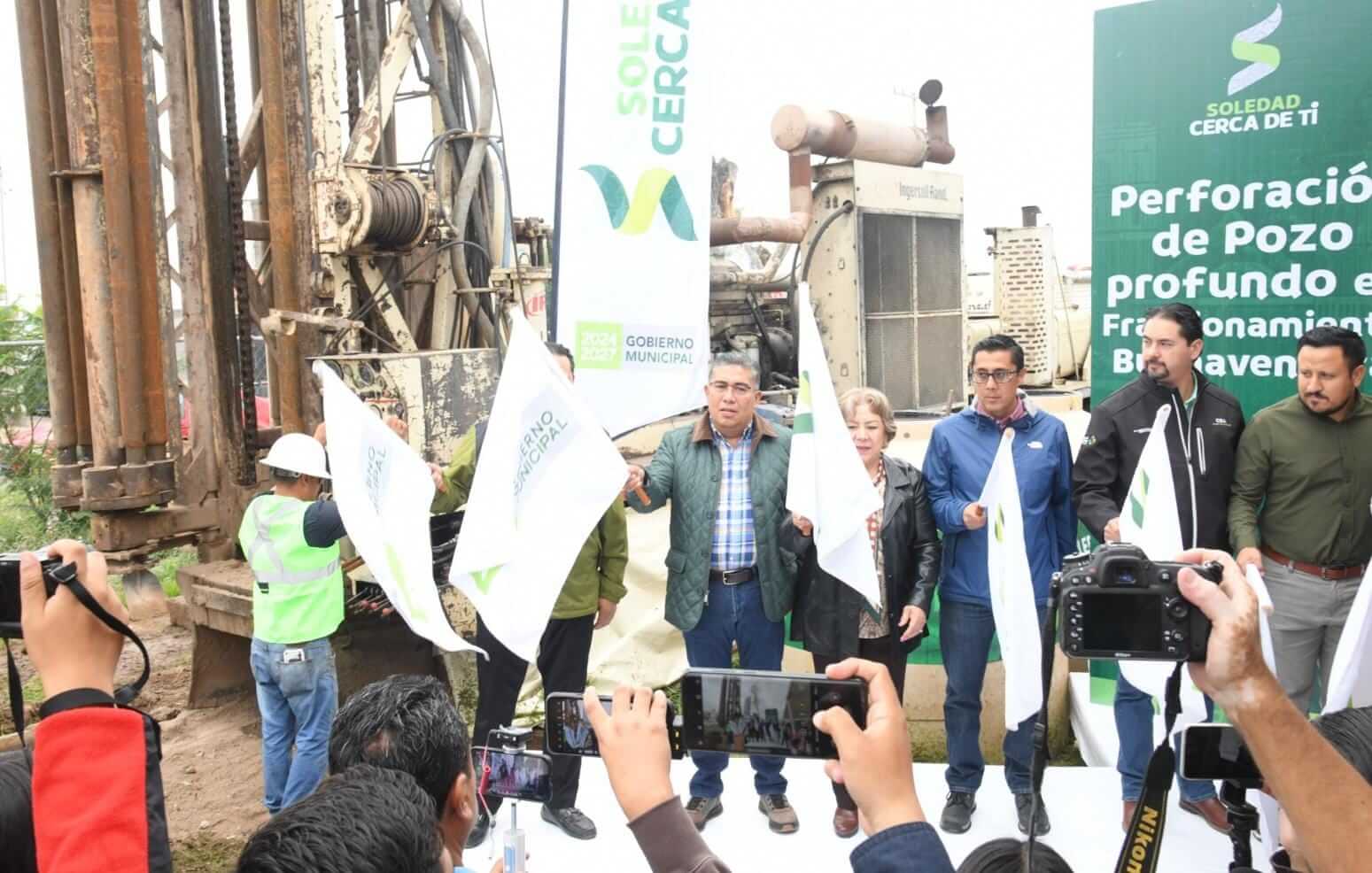 Juan Manuel Navarro emprende soluciones firmes al desabasto de agua en Soledad, con perforación de pozo profundo