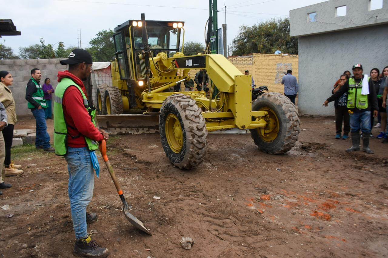 Juan Manuel Navarro inicia transformación de calle privada de Ocampo con inicio de pavimentación integral