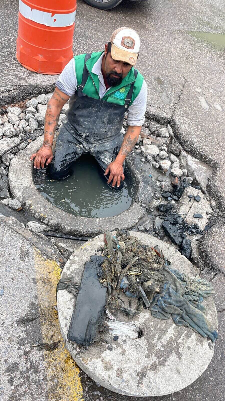 El Gobierno Municipal realiza trabajos en Valle de San Francisco para prevenir encharcamientos durante la temporada de lluvias.