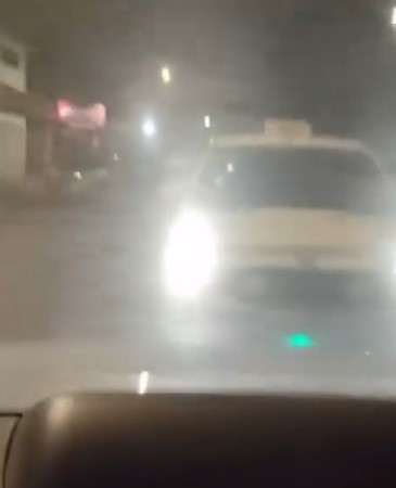 Denuncian presunta agresión de taxista contra vehículo Uber en Salvador Nava