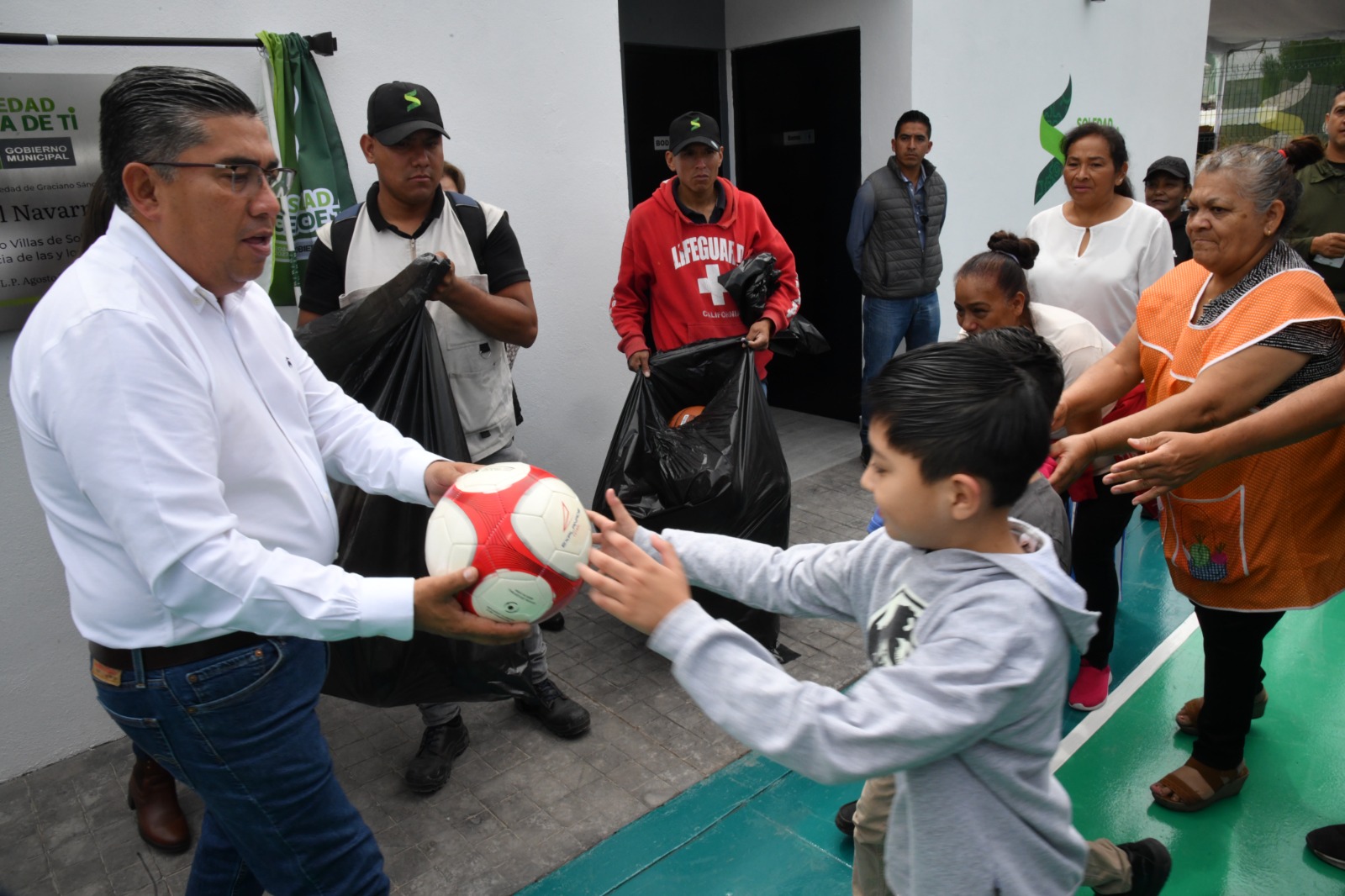 Alcalde Juan Manuel Navarro inaugura moderno espacio recreativo en un ambiente de fiesta ciudadana