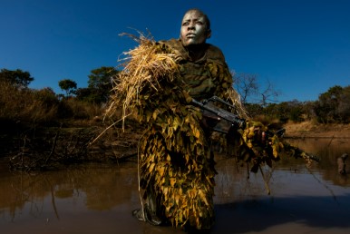 Akashinga: las mujeres que protegen a África de la caza furtiva