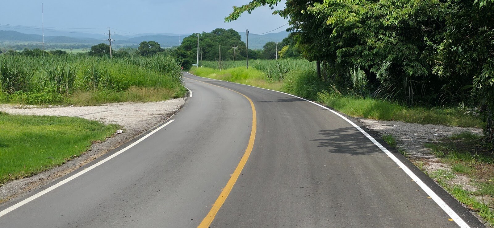 Concluye gobierno estatal rehabilitación de camino a Tambaca en Tamasopo
