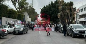 Estudiantes de Estomatología de la UASLP toman las calles: denuncian equipo obsoleto y alza en costos