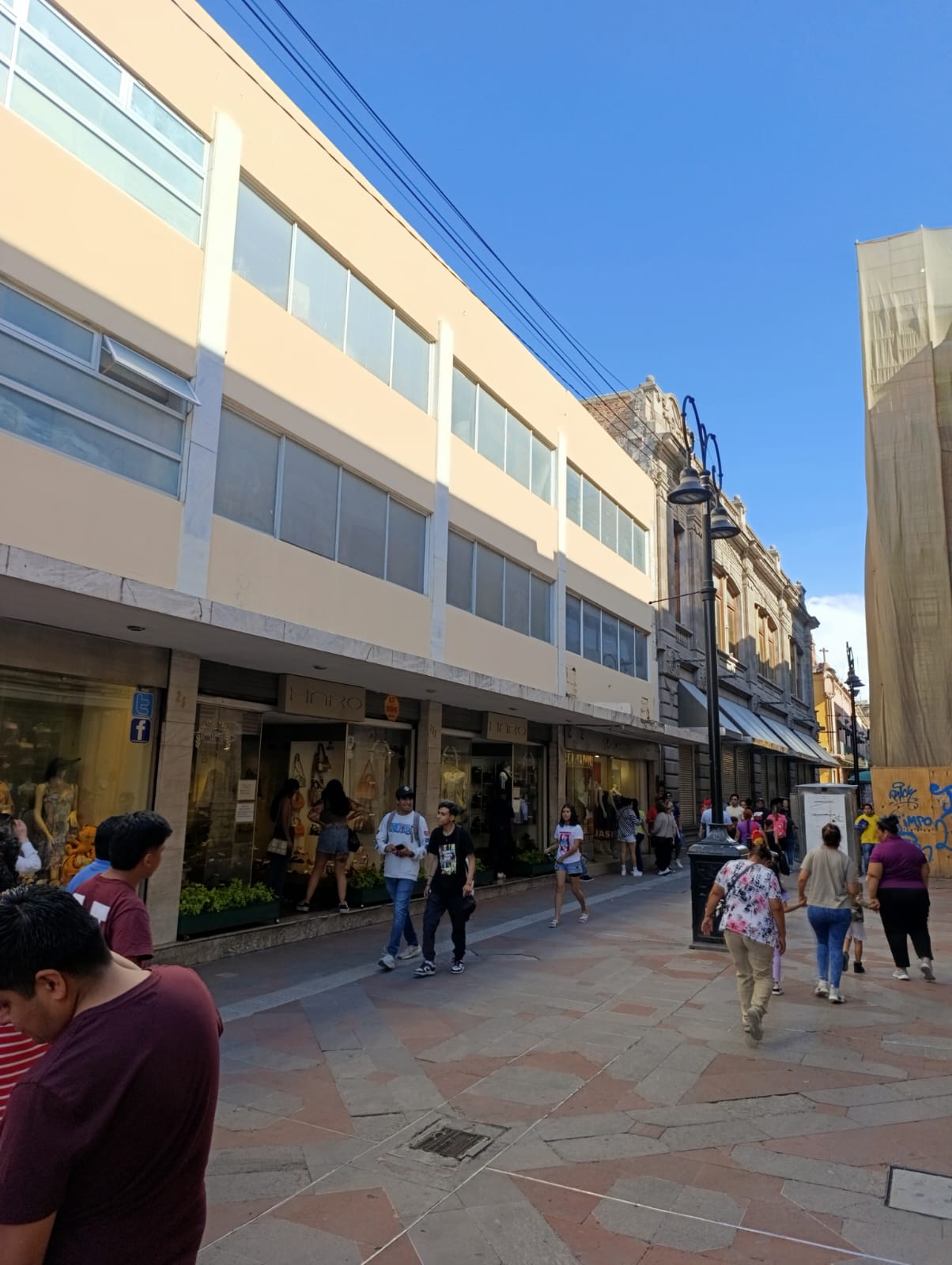 Indignación en el centro de la ciudad: agreden a músico invidente