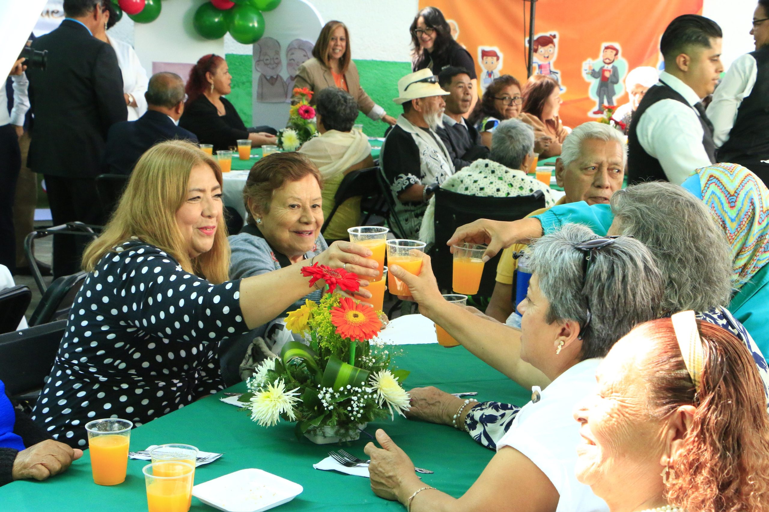 Villa de Pozos rindió homenaje a adultos mayores