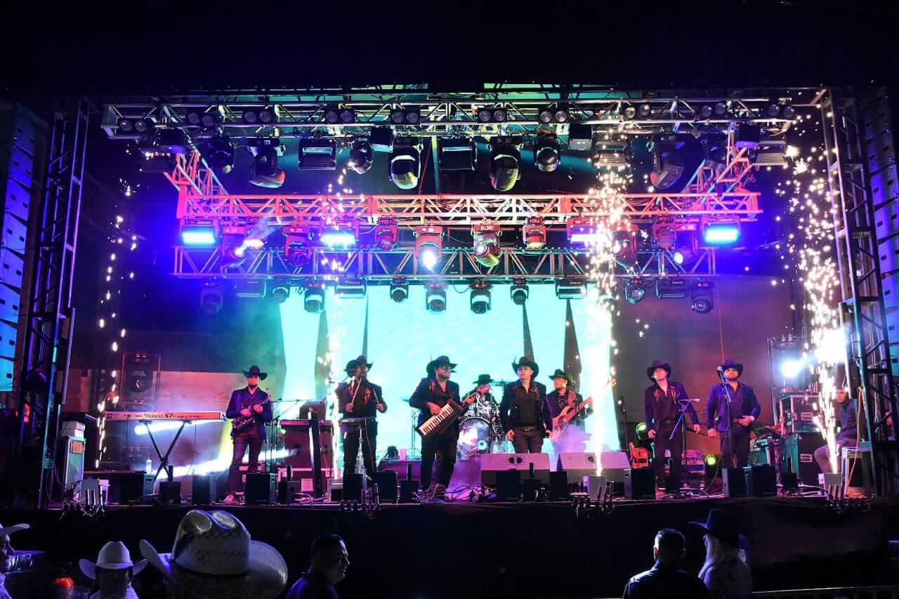 Los Ávila, La Cuadra de San Luis y Sixto Niño Jr. inauguraron con gran éxito la original Plaza del Mariachi en la FENAPO 2025