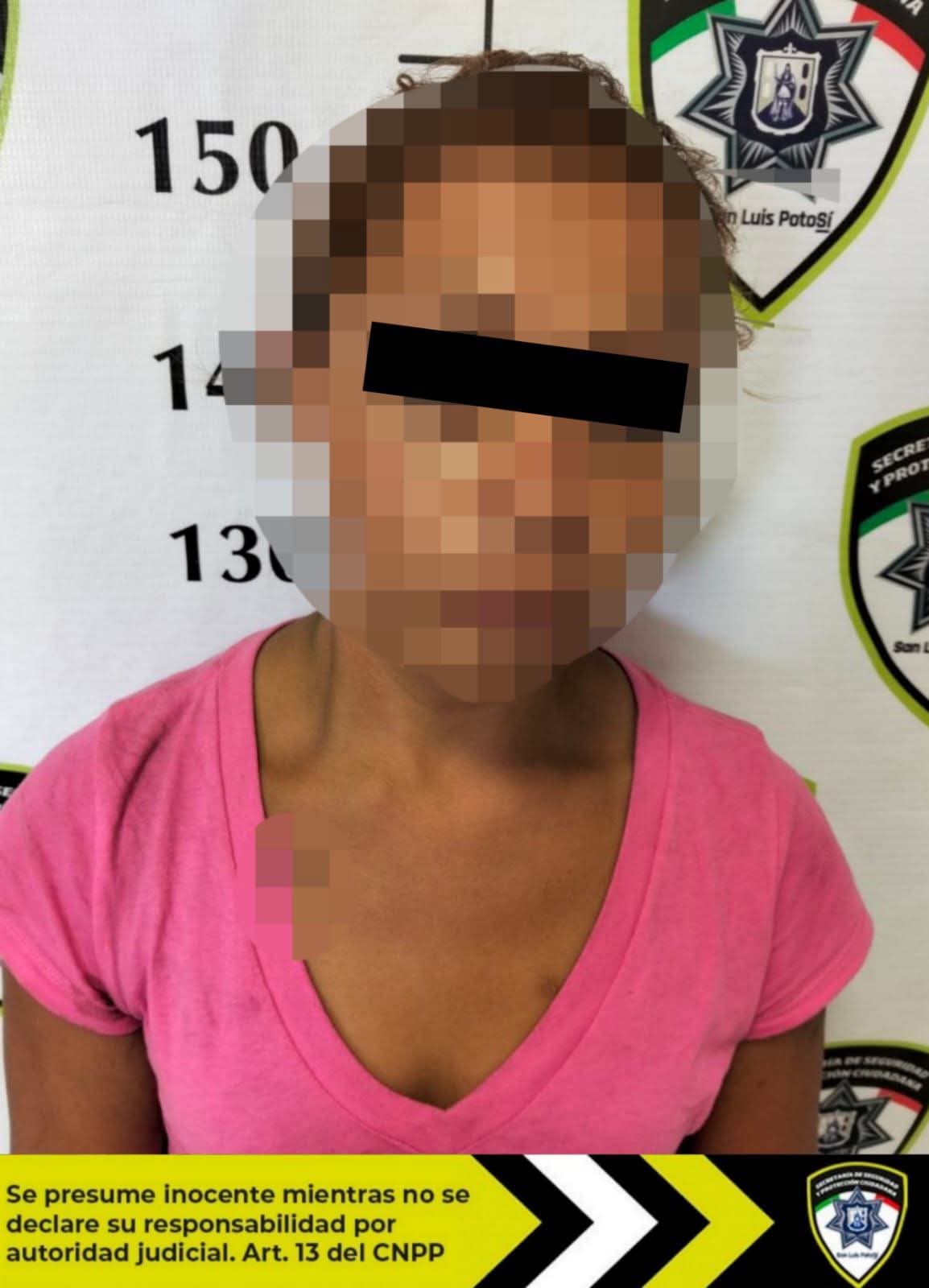 Policía Municipal detiene a mujer por portación de arma prohibida; podría estar vinculada al robo a una panadería