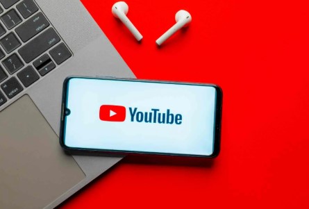 YouTube probará IA para verificar la edad real de sus usuarios