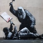 <strong></noscript>Banksy desafía a la justicia británica con nuevo grafiti en Londres</strong>