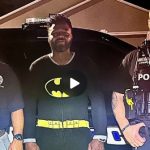 <strong></noscript>Batman en pijama: vecino de Florida captura a ladrón y se hace viral</strong>