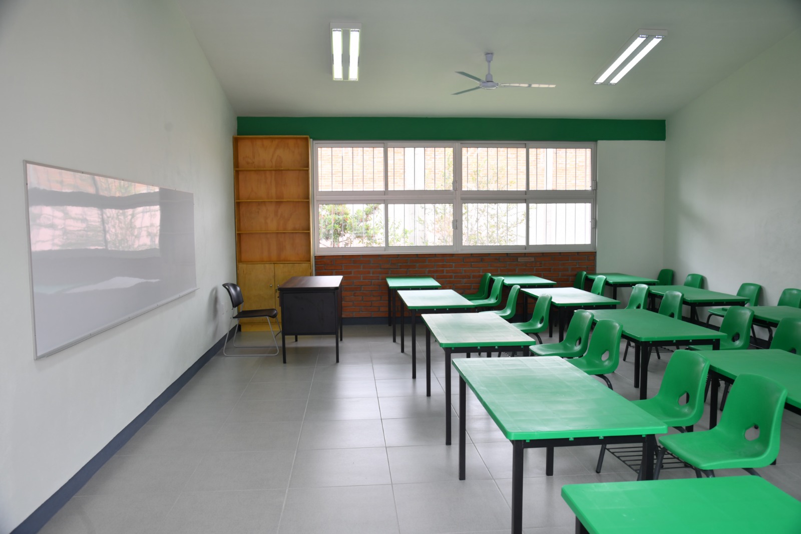En Rivas Guillén, niños y niñas reciben nuevas aulas escolares por parte del alcalde Juan Manuel Navarro