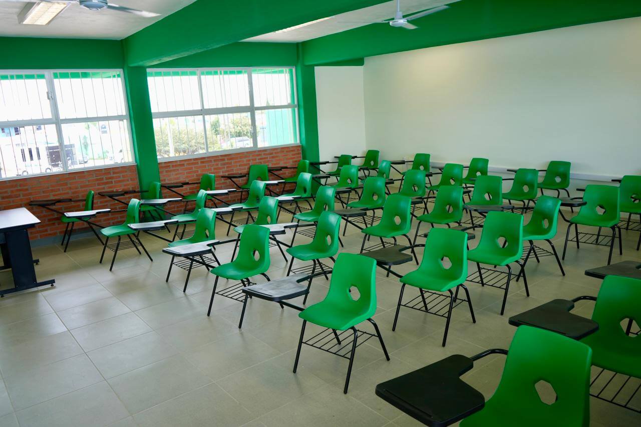 Entrega Villa de Pozos nuevas aulas y cancha en la preparatoria Mtro. Javier Zamudio Cortés
