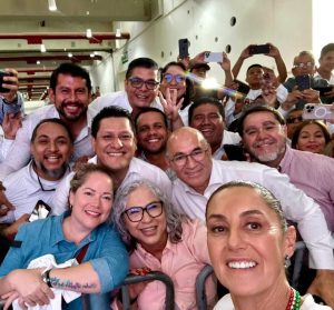 Galindo dice que “No hay acercamiento con morena, solo fue un evento institucional”