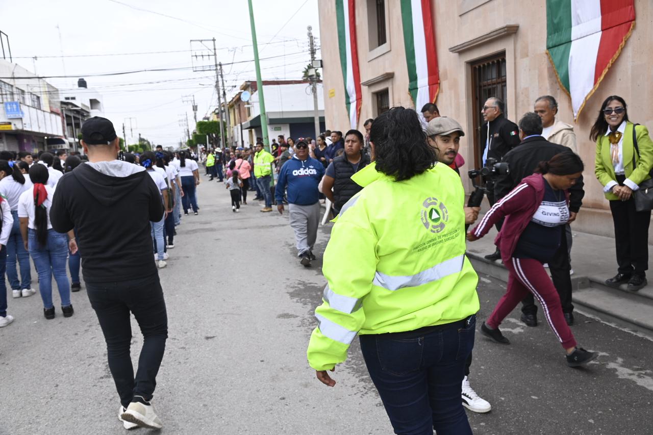 Con dispositivo coordinado, gobierno municipal garantiza festejos patrios seguros y organizados para todas las familias