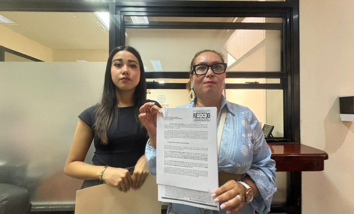 Exfuncionaria pide juicio político contra regidor Jorge Zavala y su suplente por acoso y corrupción