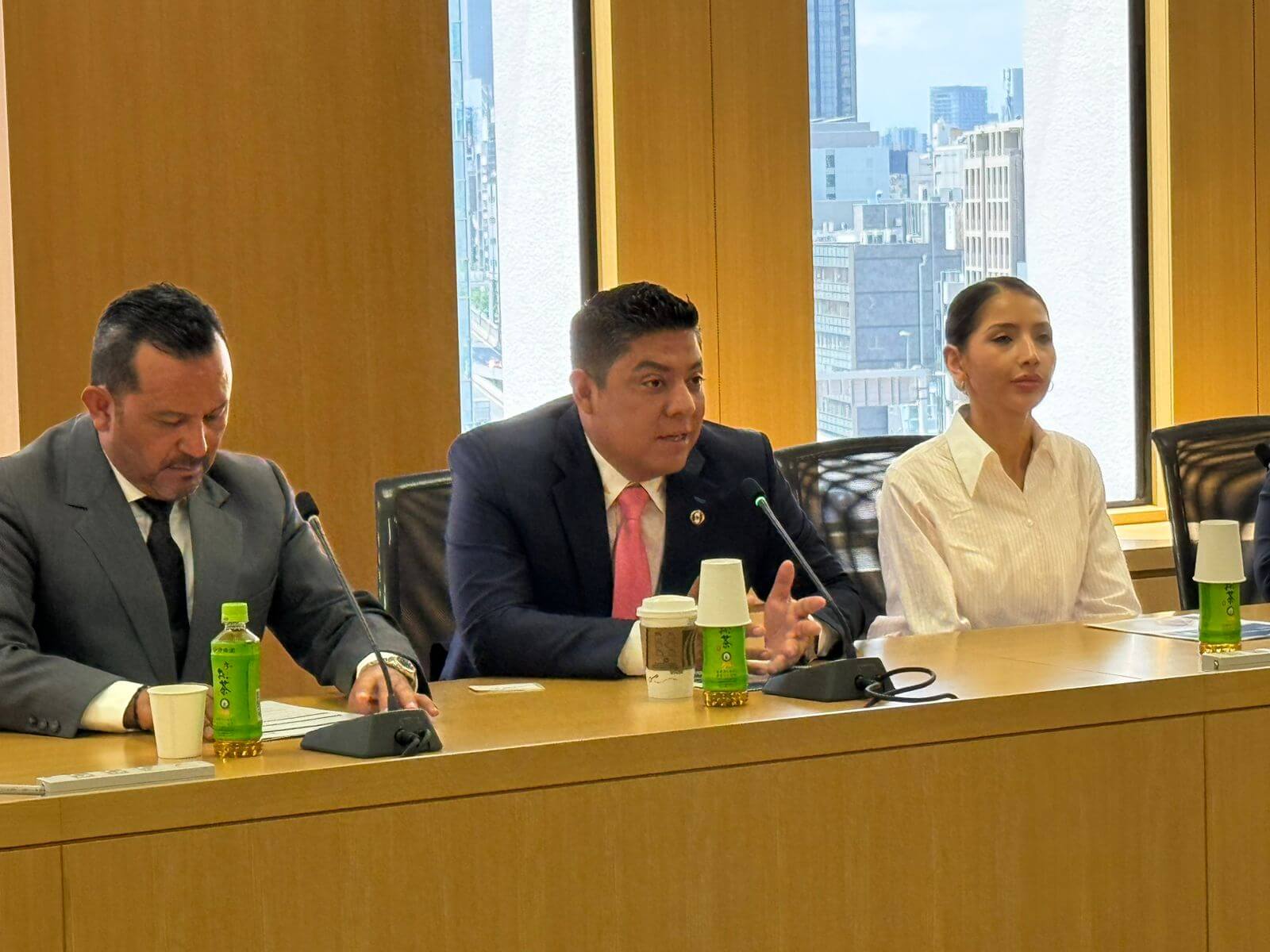 Ricardo Gallardo y empresarios potosinos inician gira de trabajo en Japón