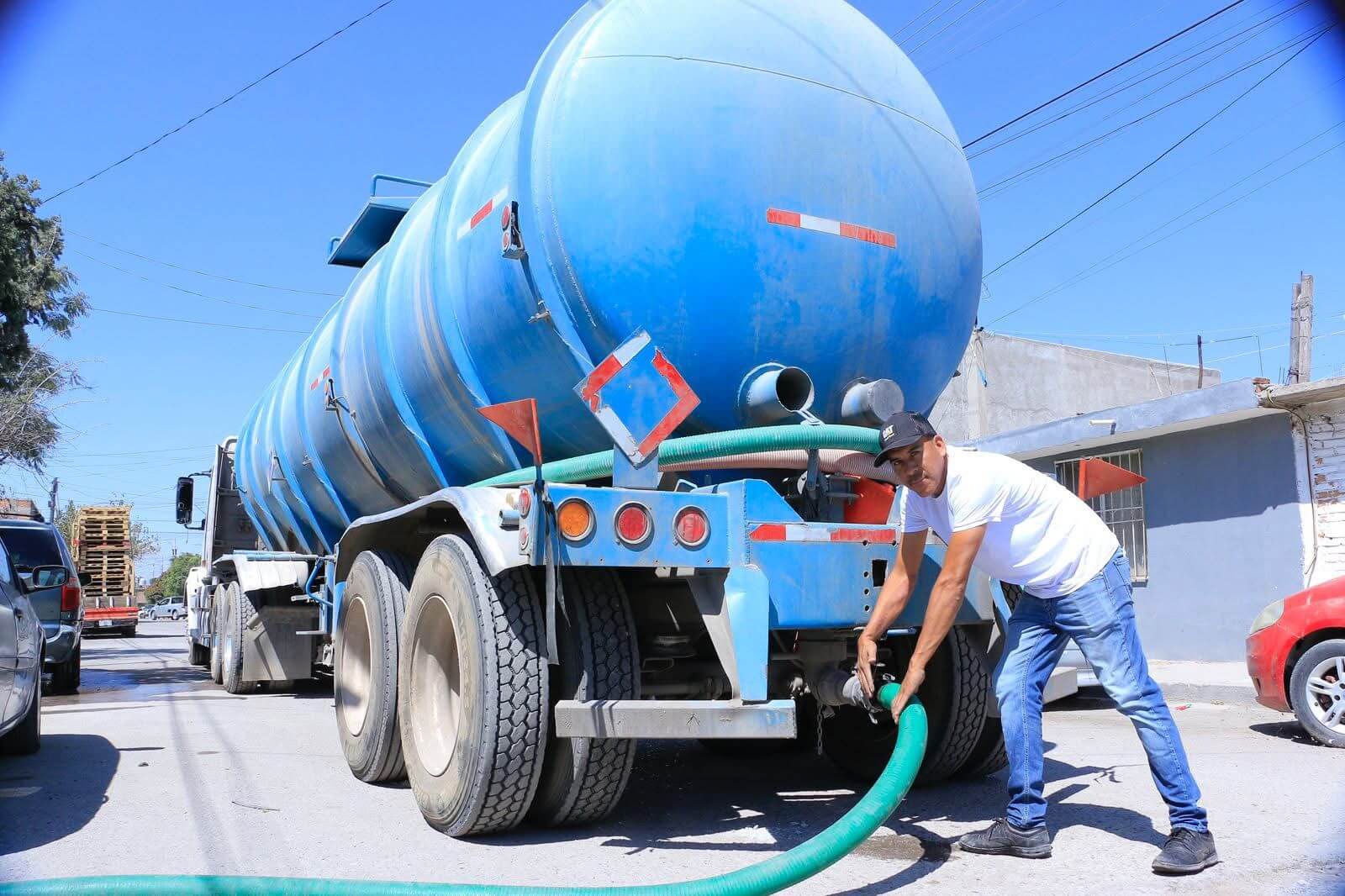Villa de Pozos garantiza abasto de agua potable a través de pipas