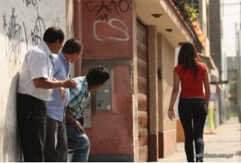 Alemania debate convertir los piropos callejeros en delito