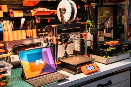 Cybercirujas: el movimiento argentino que revive la tecnología para luchar contra la basura electrónica