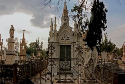 Más de 166 mil visitantes durante Día de Muertos en panteones de la capital