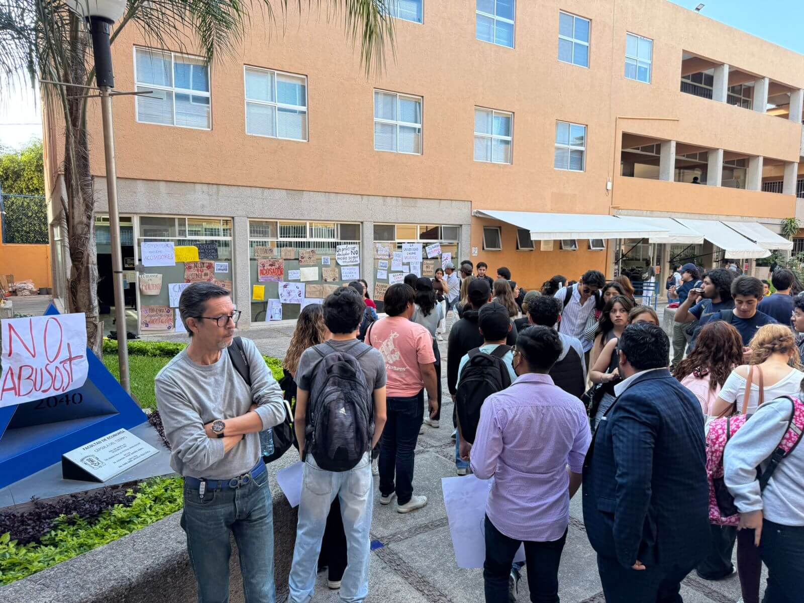 La UASLP promete actuar “conforme a derecho” contra profesor acusado de acoso; CEDH abre investigación de oficio