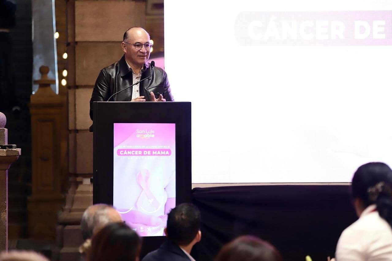 Presidenta del DIF Municipal, Estela Arriaga, y Alcalde Enrique Galindo, reafirman compromiso contra el cáncer de mama