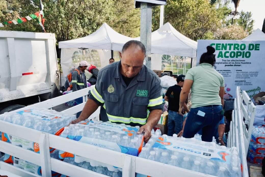 Villa de Pozos envía víveres recolectados a la huasteca