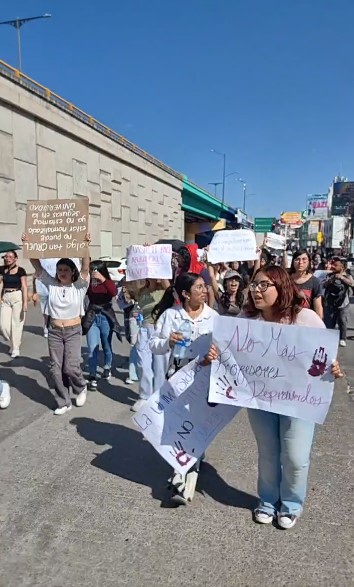 Estudiantes de la UASLP protestan contra profesor señalado por abuso sexual