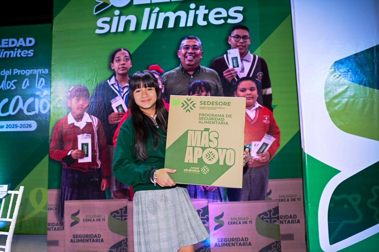 Gobierno de Soledad impulsa y reconoce desempeño de estudiantes de alto promedio