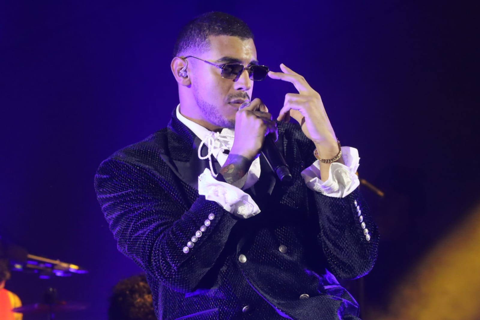 Manuel Medrano llena el Teatro de la Ciudad en SLP con su “10 Años Tour”