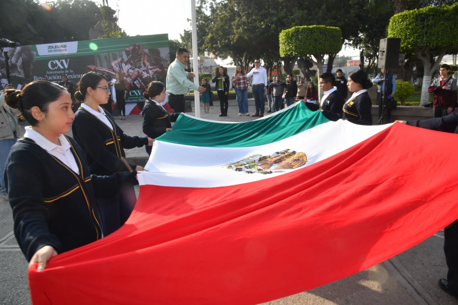 Con orgullo y gran entusiasmo estudiantil, Soledad conmemora el 115 aniversario de la revolución mexicana