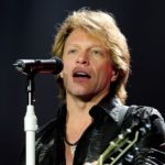 <strong></noscript>Jon Bon Jovi anuncia su regreso a los escenarios tras una dura batalla vocal</strong>