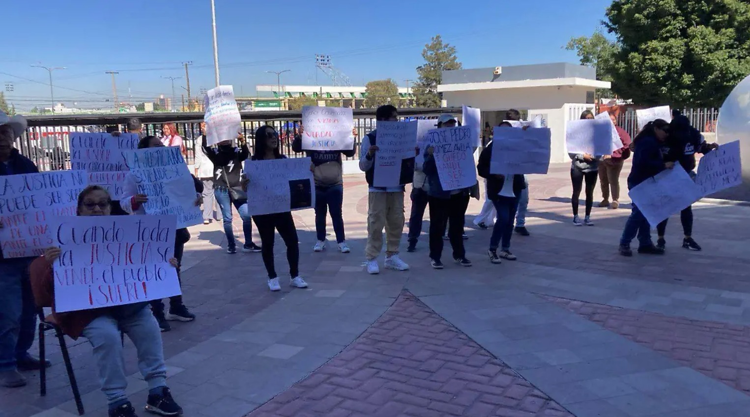 Organización exige destitución de juez que dejó libre a presunto violador de una bebé y negó justicia a una mujer atropellada