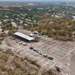 Ricardo Gallardo entrega terrenos y escrituras a familias de la región media