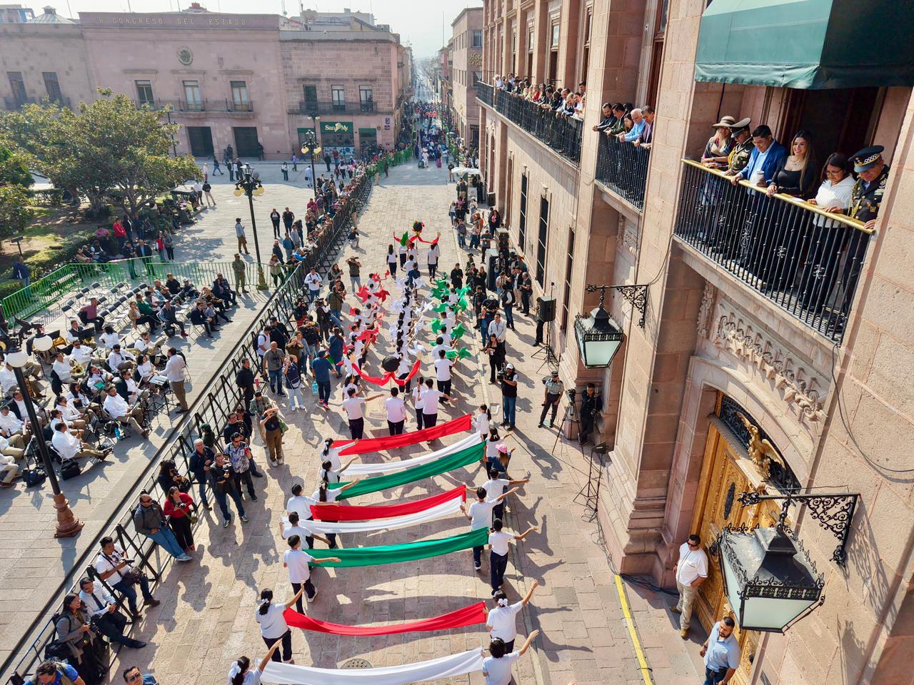 Ricardo Gallardo reafirma apoyo a las familias en el marco de la conmemoración de la revolución