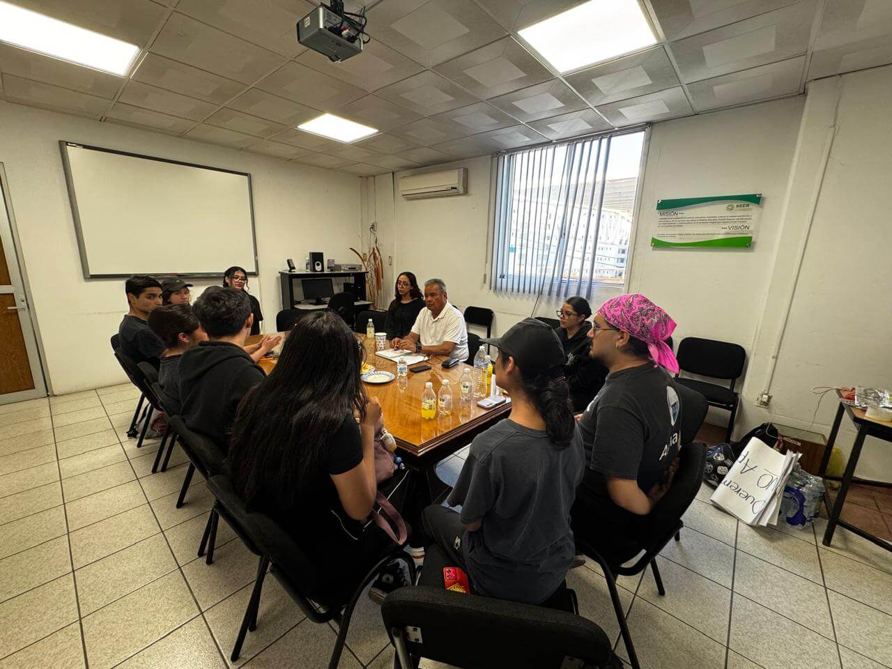 SEER fortalece atención a la escuela estatal de danza