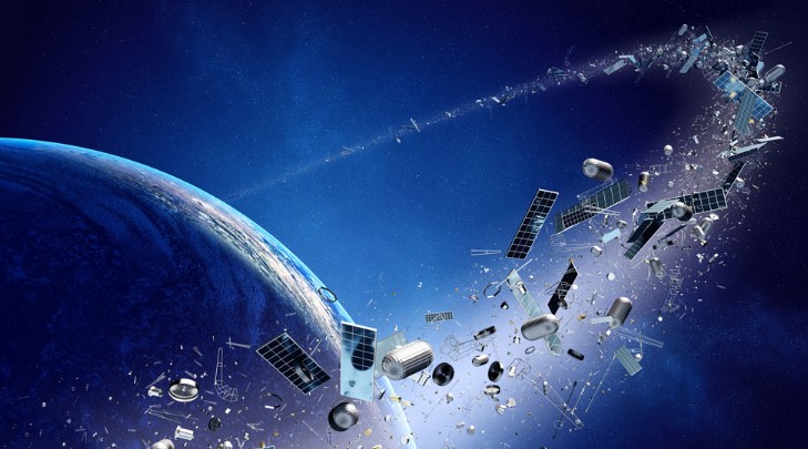 Satélites de Elon Musk están cayendo a la Tierra todos los días, advierte astrofísico de Harvard