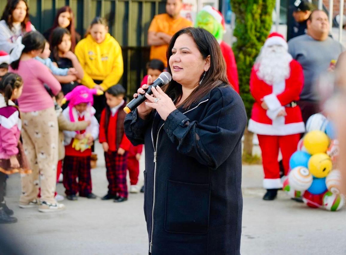 Paty Ardilla envía mensaje de paz y compromiso a las familias de Villa de Pozos