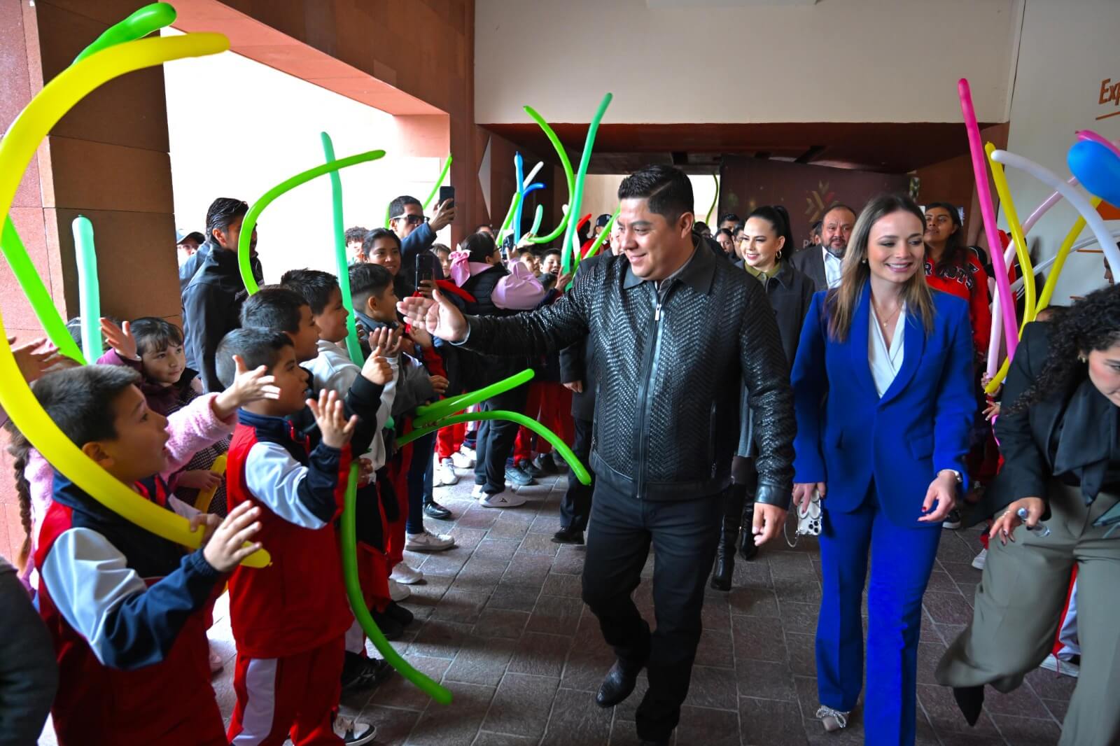 Ricardo Gallardo impulsa la ciencia y cultura con la expo “tiburones”