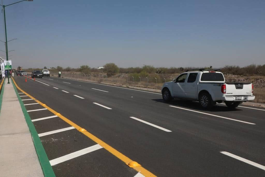 Ricardo Gallardo moderniza la red carretera del estado