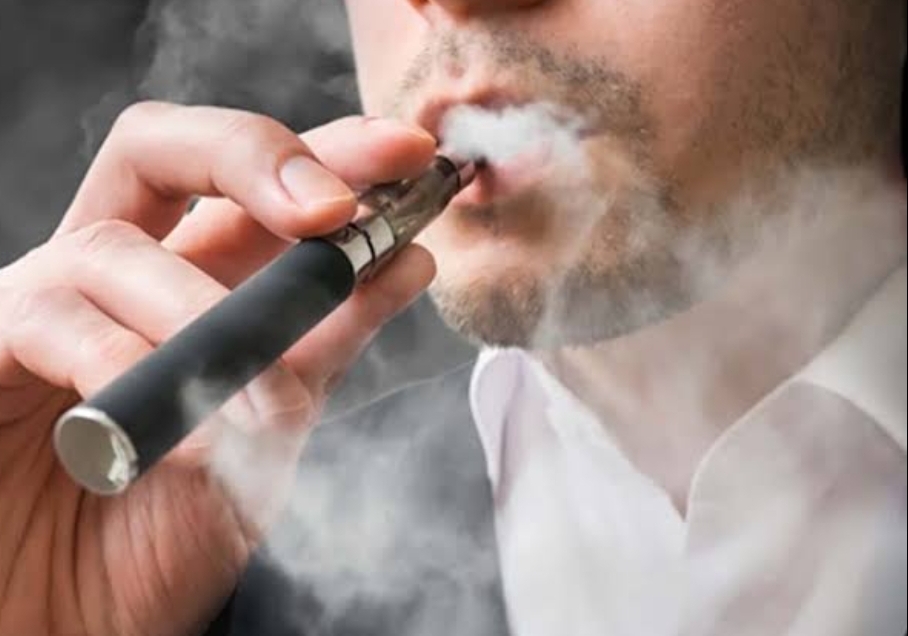 Proponen reformar la Constitución de SLP para sancionar uso de vapeadores y cigarros electrónicos