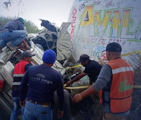 Tragedia en carretera federal 80 deja tres muertos y una sobreviviente