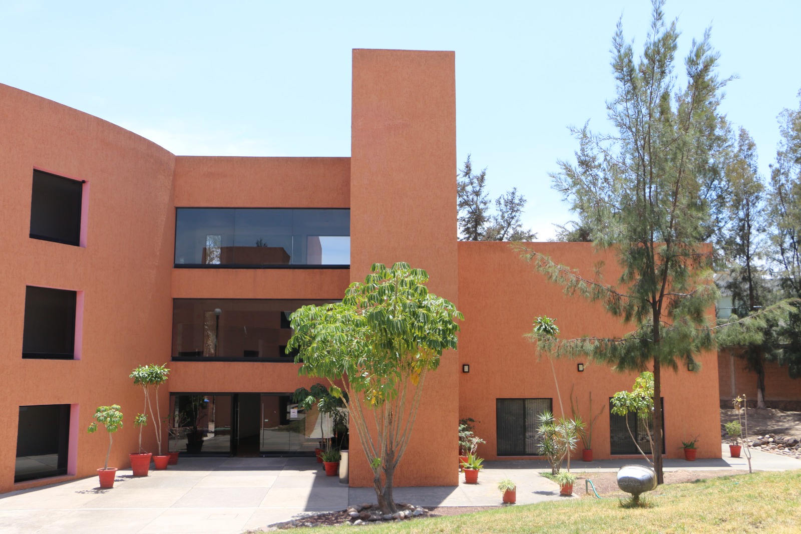 Abre El Colegio de San Luis cuatro convocatorias de posgrados, todas ofrecen posibilidad de cursar con beca del gobierno federal