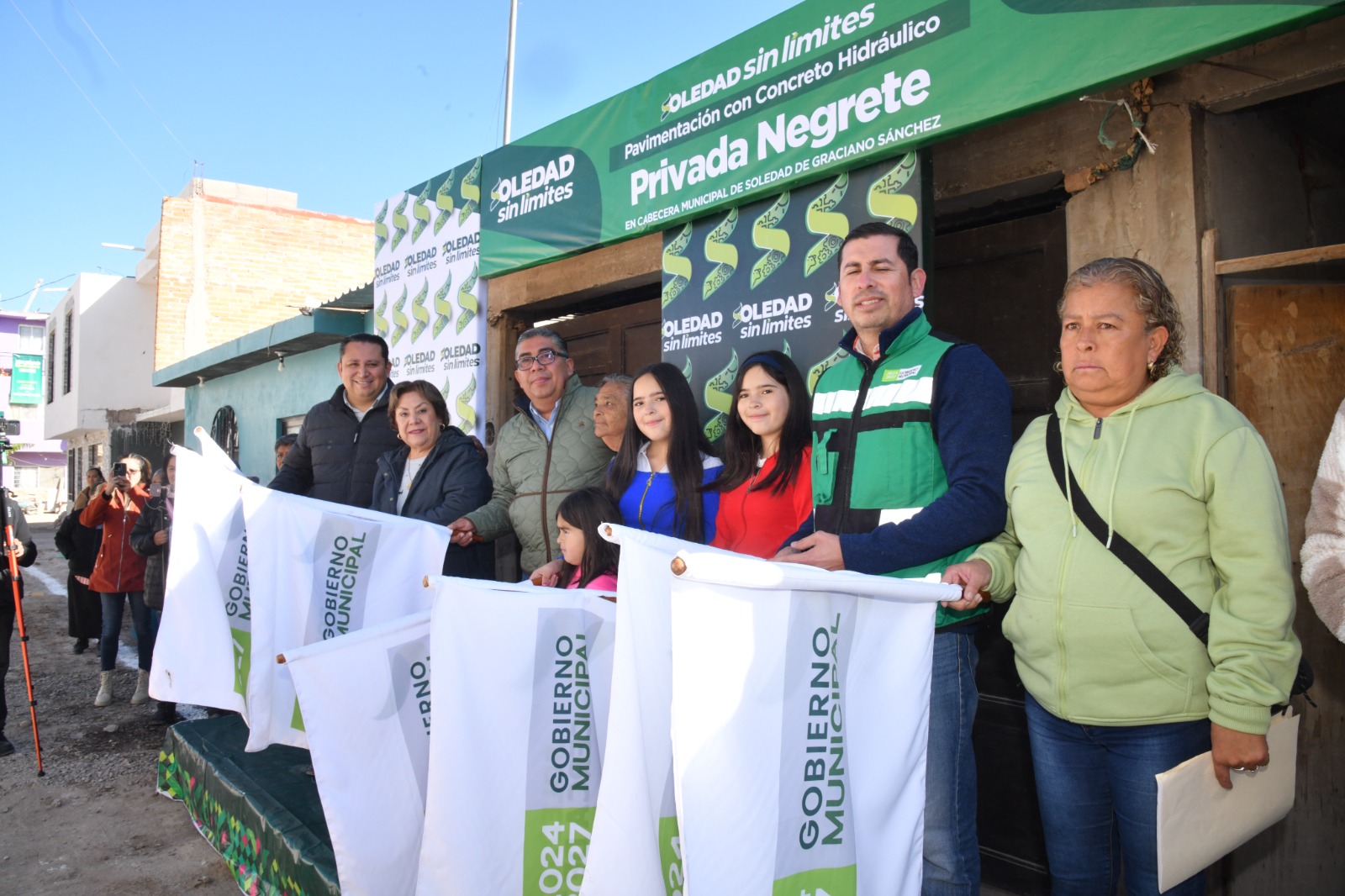 Alcalde Navarro Muñiz arranca obra de pavimentación e hidráulica en zona centro de Soledad