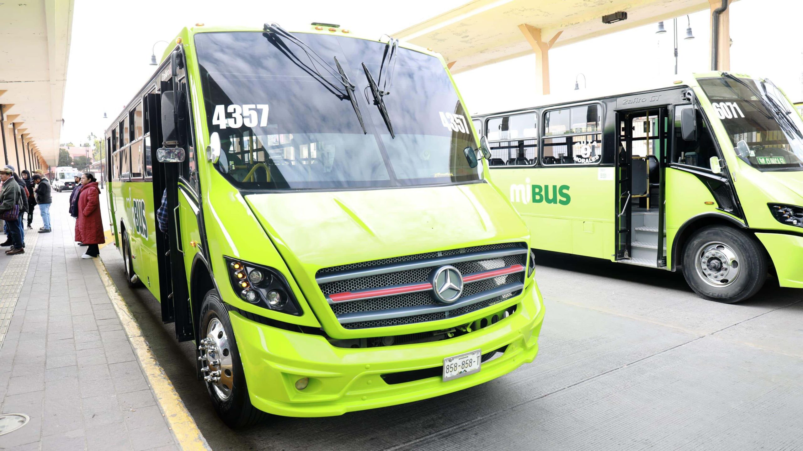 Celebran operadores y usuarios renovación del transporte público