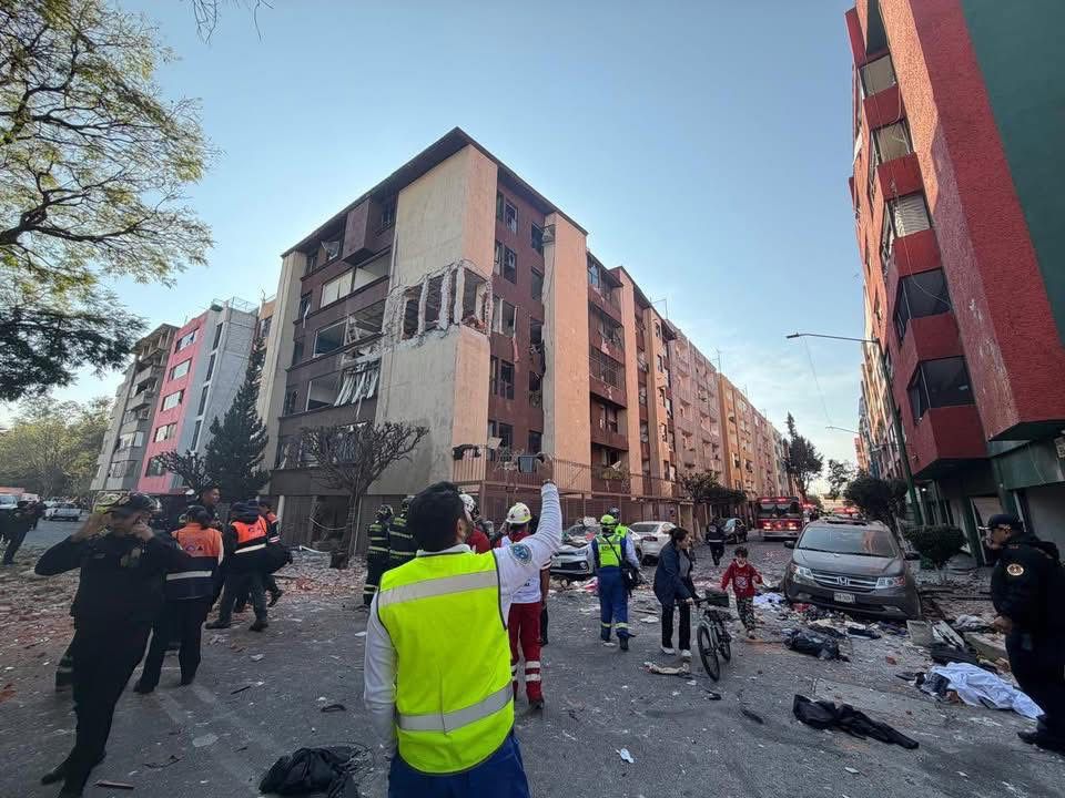 Explosión en edificio de Coyoacán deja al menos cuatro personas lesionadas